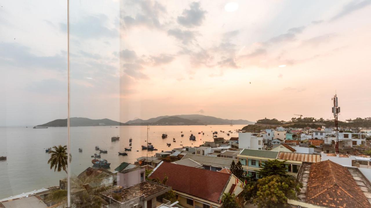 Aqua Seaview Hotel Nha Trang Bagian luar foto